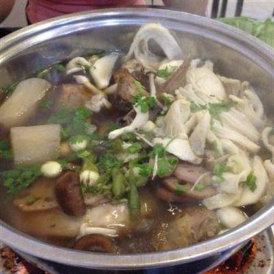 Ẩm Thực Bếp – Lẩu & Hải Sản