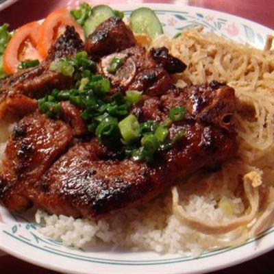 Hiếu Trang – Quán Cơm Và Nem Nướng – Lê Thị Hồng Gấm