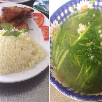 Bà Năm Chút – Cơm Gà