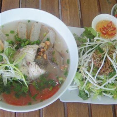 Bánh Canh Năm Hồng