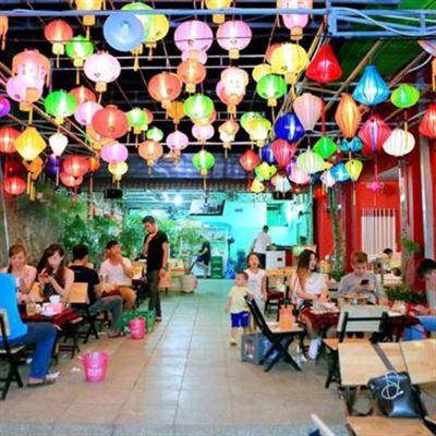 Lồng Đèn Đỏ – Quán Ăn Gia Đình