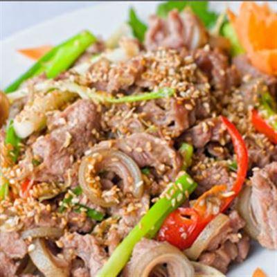 Dê Cúc Phương – Cách Mạng Tháng 8