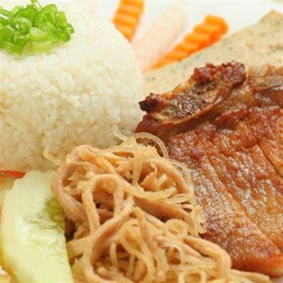 Quán Cơm Thúy – Phạm Hùng