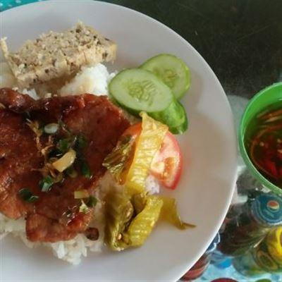 Cơm Bình Dân – Nguyễn Quốc Gia