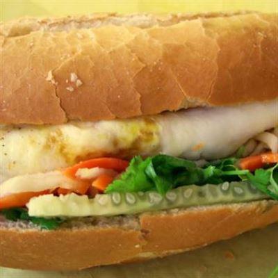 Bánh Mì Trứng, Xúc Xích