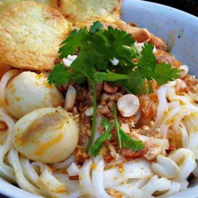 Cây Sứ – Mì Quảng, Phở