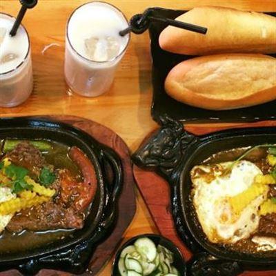 Con Bò Đen – Bít Tết & Bánh Mì Sốt Vang