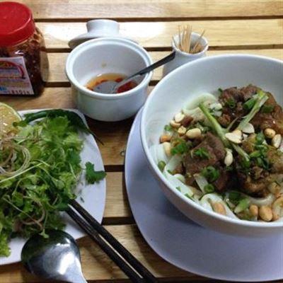 Ẩm Thực Trần – Mỳ Quảng & Bánh Tráng Cuốn Thịt Heo