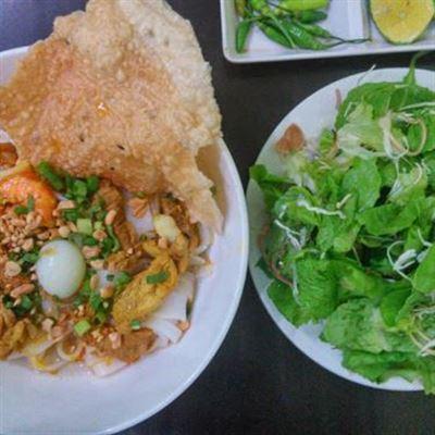 Cô Mai – Mì Quảng & Cơm Bình Dân