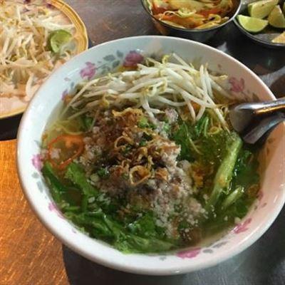 Hủ Tiếu & Chè Sữa – Trường Chinh