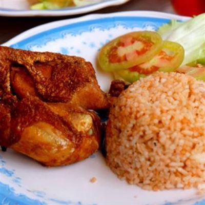 Tiệm Ăn Phúc Hưng – Cơm Gà Xối Mỡ