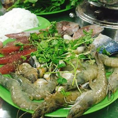 Bé Lộc – Bò Om & Lẩu Hải Sản