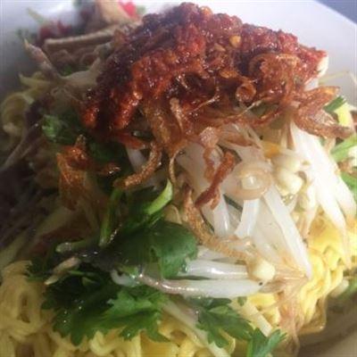 Dì Nguyên – Cơm Hến & Cháo Hến