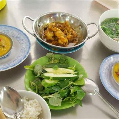 Tiệm Cơm Cây Gòn