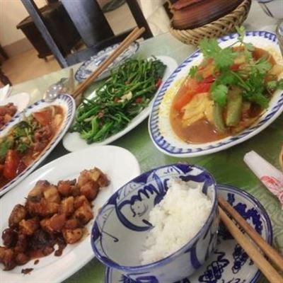 Cơm Niêu Lửa Việt