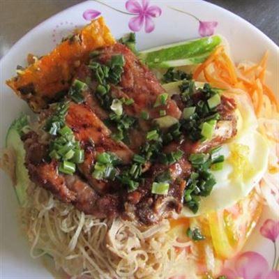 T & T – Cơm Tấm & Bún Mắm