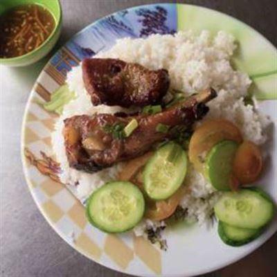 Quán Cơm Cây Me 60