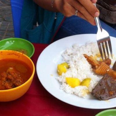 Cơm Cà Ri Gà