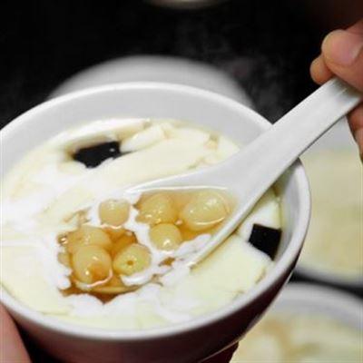 Tàu Hủ Nóng
