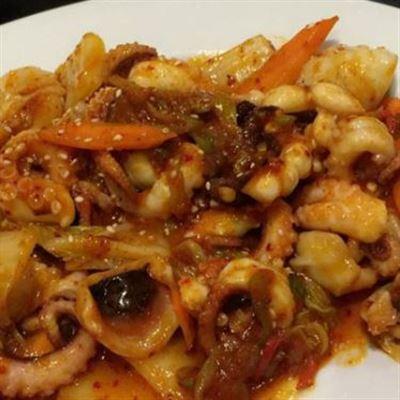 Tiệm Ăn Hoàng Tuấn – Huỳnh Thúc Kháng