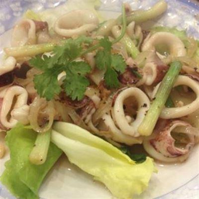 Tiệm Cơm Vĩnh Ký – Cơm Niêu