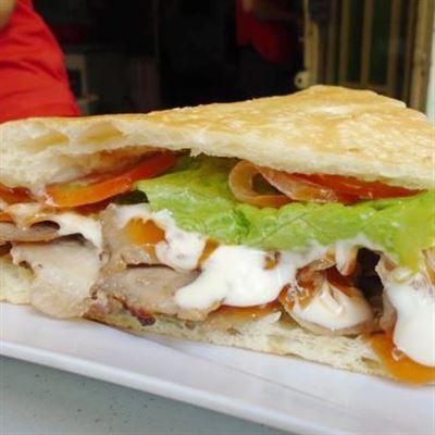 Bánh Mì Đỏ Kebab