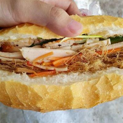 Bánh Mì Xíu Mại, Gà & Chả Lụa