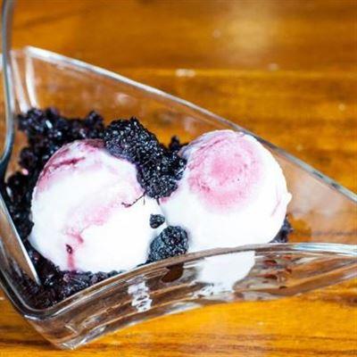 NU Ice Cream – Kem Nếp Cẩm