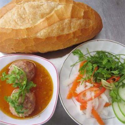 Nga – Bánh Mì Xíu Mại – Lê Đại Hành