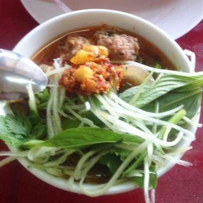 Cô Sương – Bánh Mì Xíu Mại
