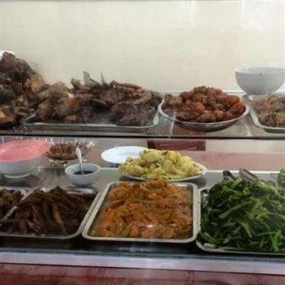 Thị Mẹt – Bún Đậu, Cơm Sườn