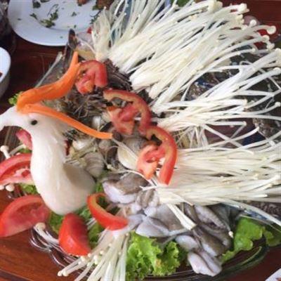 Cua Vàng – Hải Sản Biển Đông, Lẩu Hải Sản
