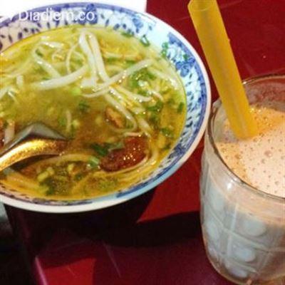 Bánh Canh Chả Cá & Sinh Tố Lề Đường – Phan Bội Châu