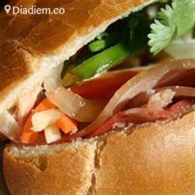 Bánh Mì Cô Ba