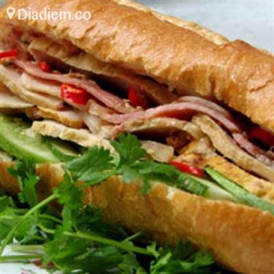 Bánh Mì Kẹp Chả Bò Sáu Mập