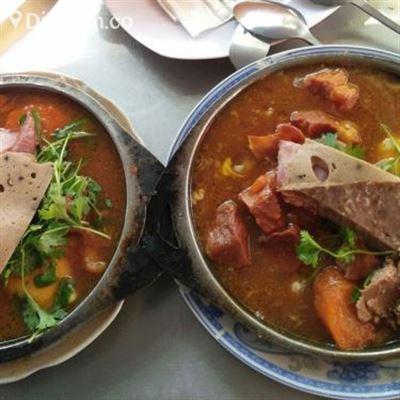Bố Già – Hủ Tiếu, Bò Kho & Bánh Mì