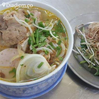 Cô Bảy – Bún Bò Giò Heo