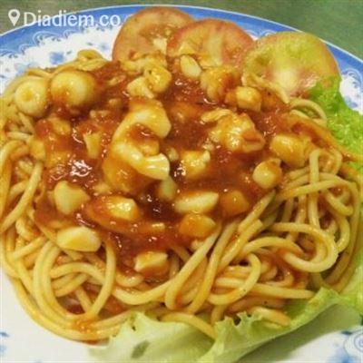 Lê Nguyễn – Cơm Gà & Bò Beefsteak