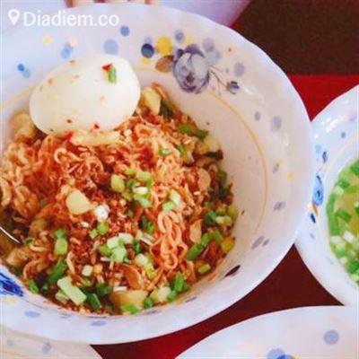 Mì Trộn Muối Ớt Trứng Lòng Đào