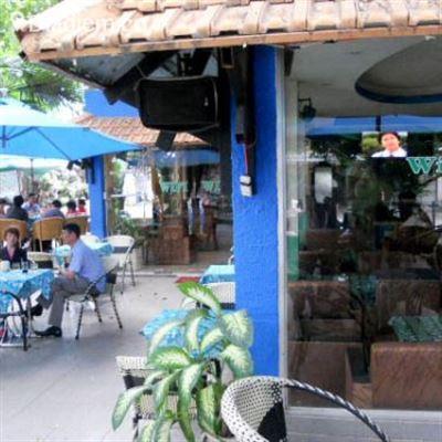 Phương Vi Cafe – Sân Vườn Và Máy Lạnh