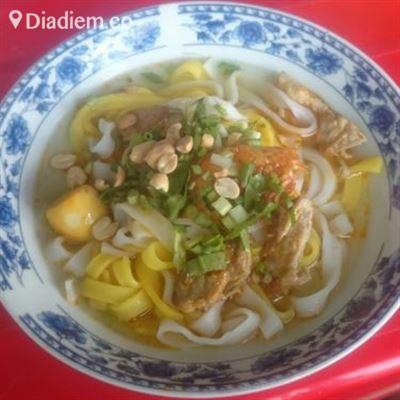 Quán Cô Nga – Mì Quảng & Bún Riêu