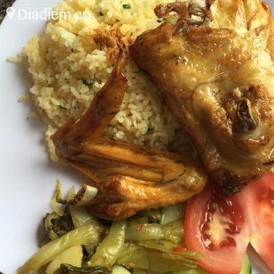 Quán Lâm – Cơm Gà Xối Mỡ