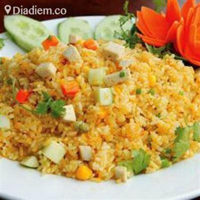 Quỳnh Côi Quán – Cơm Rang, Phở, Mỳ Xào