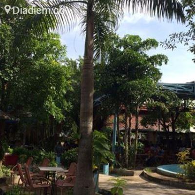 Window Views – Cafe & Karaoke