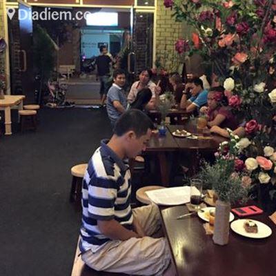 Wonderland Cafe